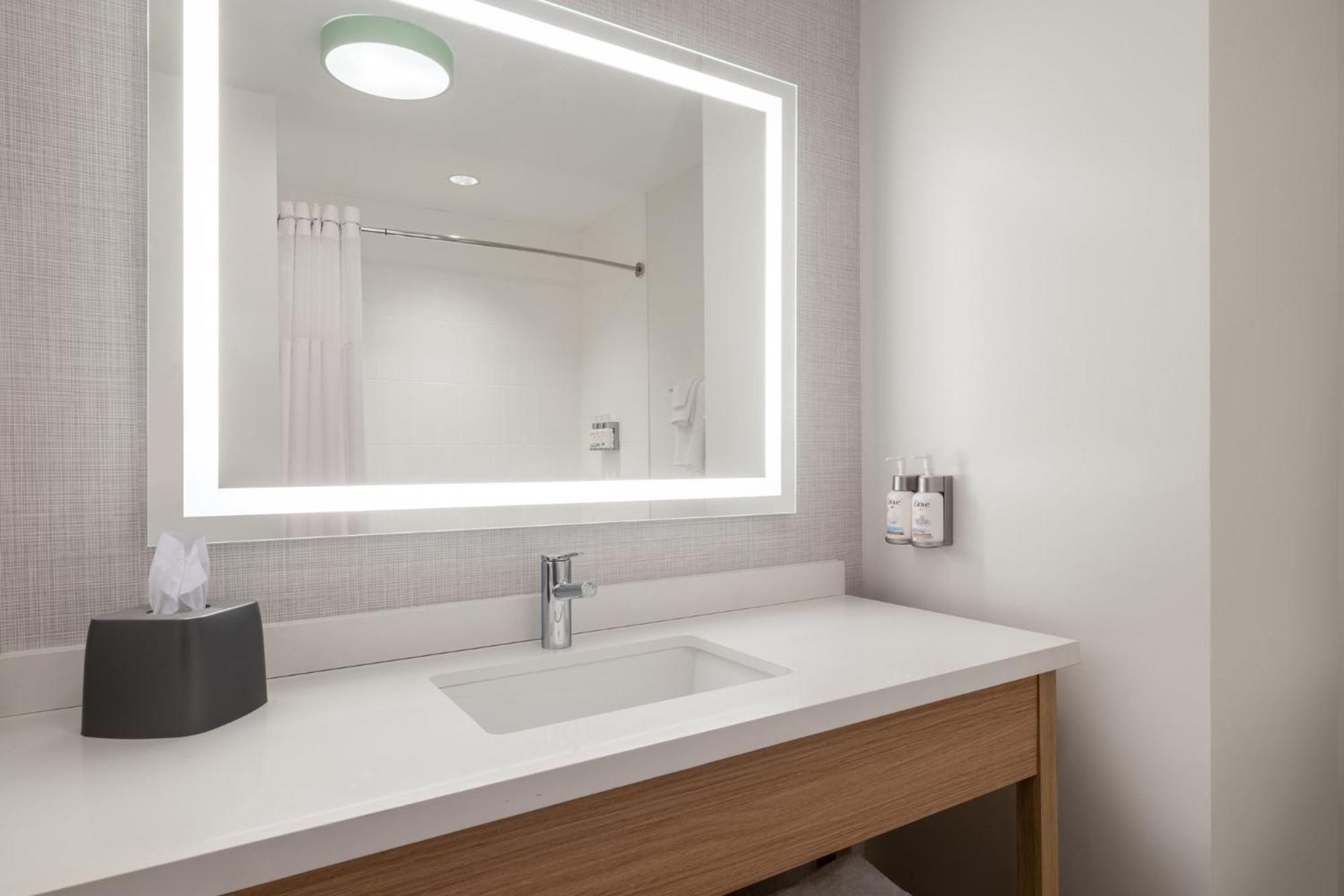 Garner Hotel Gonzales By Ihg מראה חיצוני תמונה